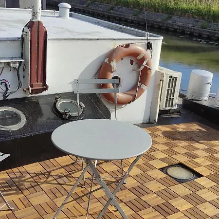 Botel B&B B³ Boat 2*