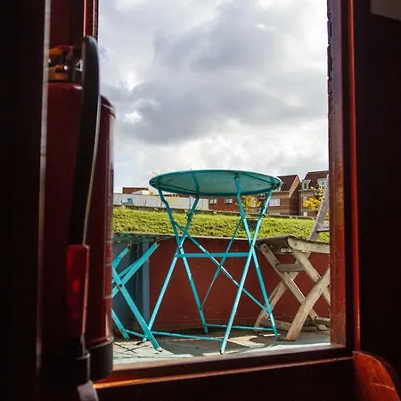 B&B B³ Boat 2* Ghent
