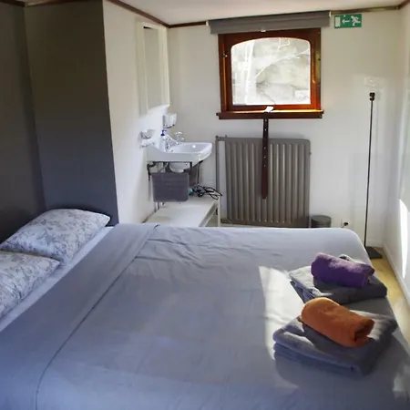 Botel B&B B³ Boat 2*