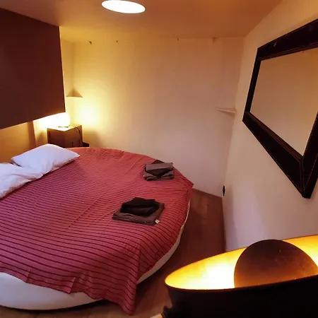 B&B B³ Boat Botel Ghent