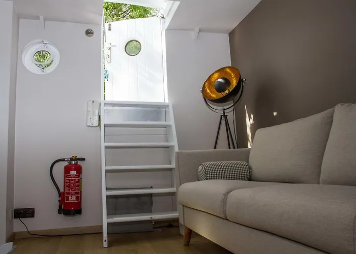 B³ Boat Botel Gante