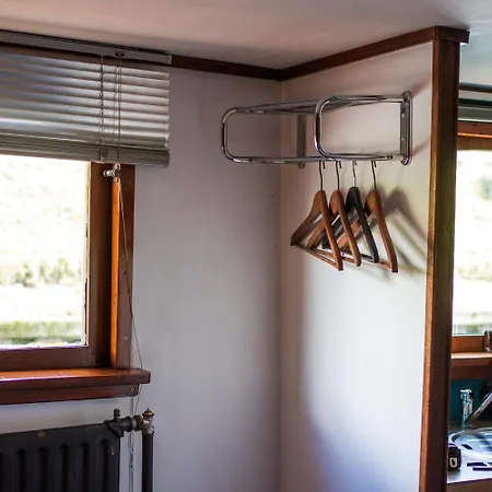 B³ Boat Πλωτό κατάλυμα 2*