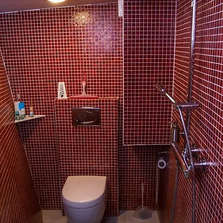 Πλωτό κατάλυμα B³ Boat 2*