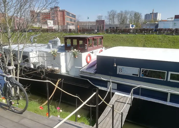 B&B B³ Boat Ghent