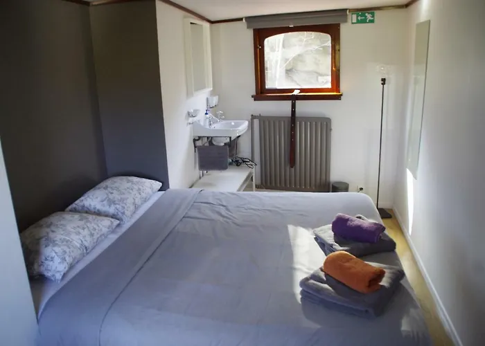 Botel B&B B³ Boat 2*